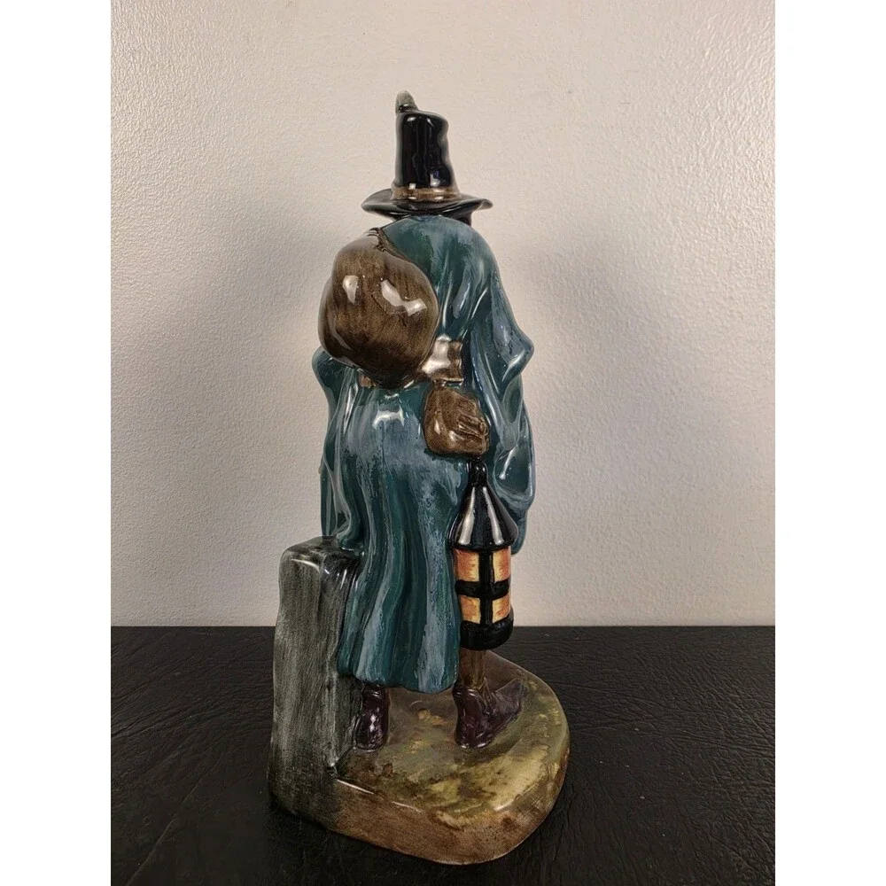 Vintage Royal Doulton HN 2103 